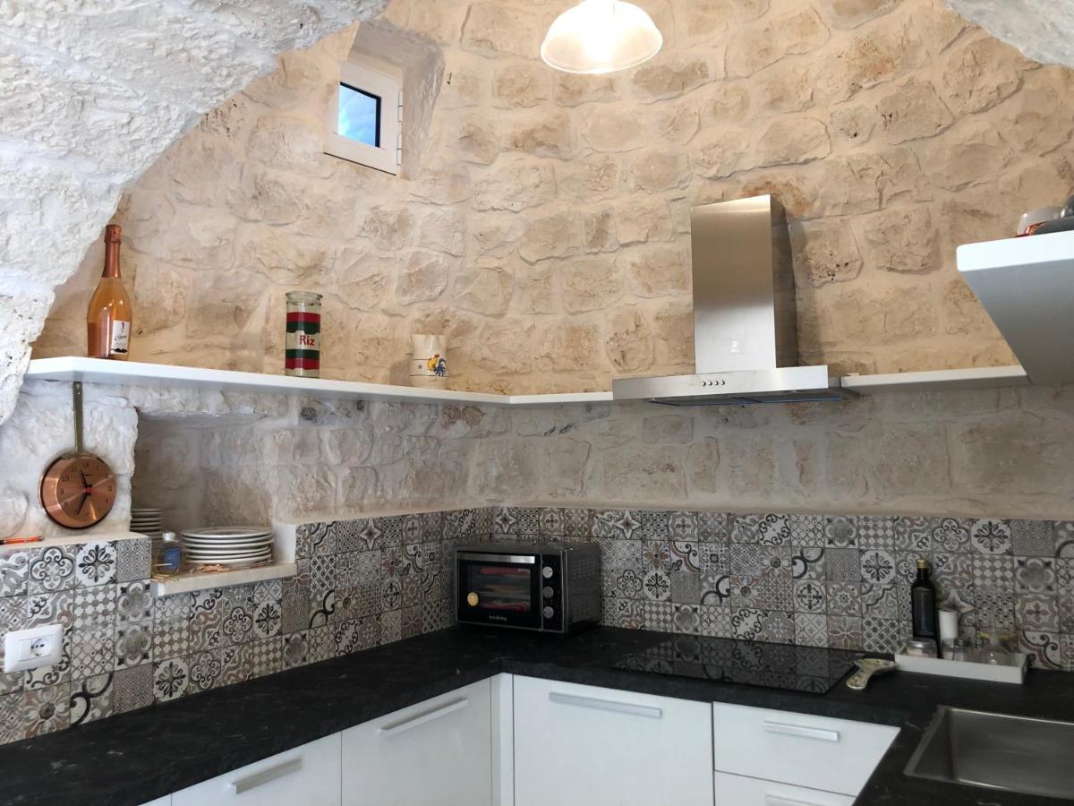 דירות אלברובלו Trullo Dell' Edera Con Piscina Privata מראה חיצוני תמונה